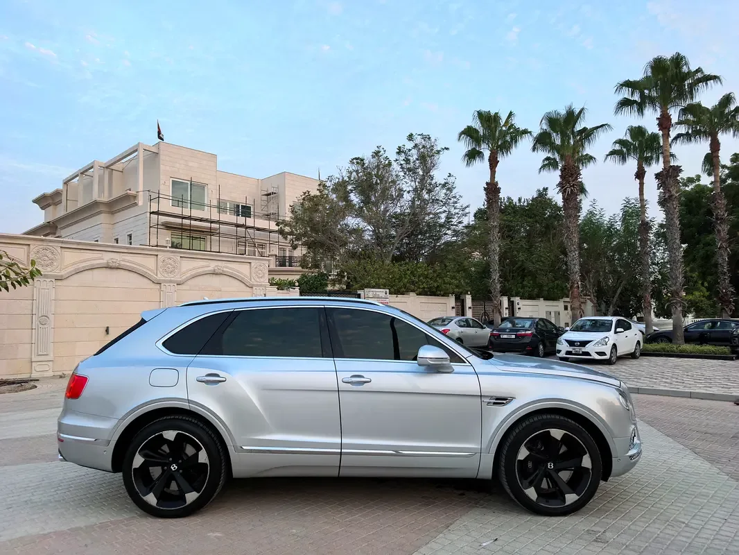 Bentley Bentayga 6.0 AT AWD (635 hp) - 15