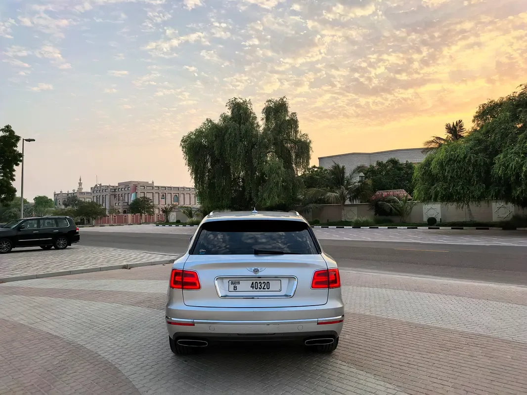Bentley Bentayga 6.0 AT AWD (635 hp) - 18
