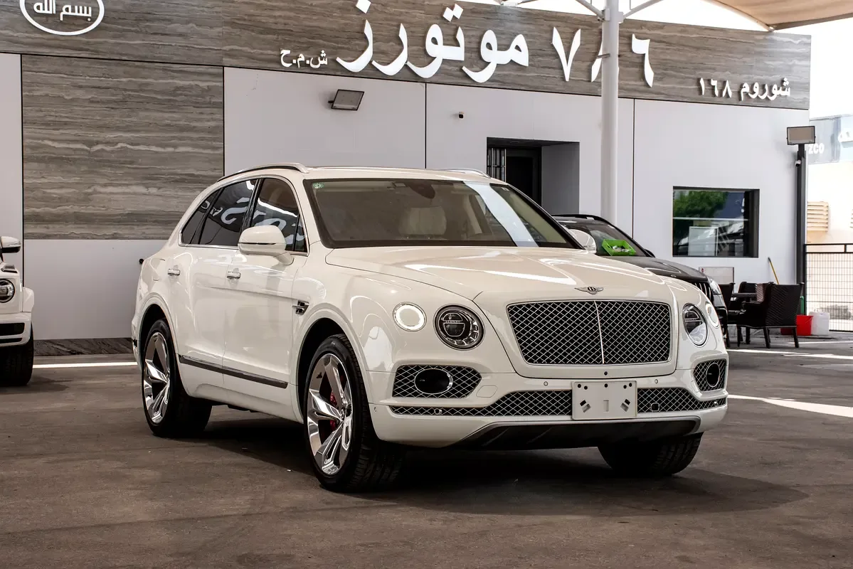 Bentley Bentayga 6.0 AT AWD (635 حصان) - 3