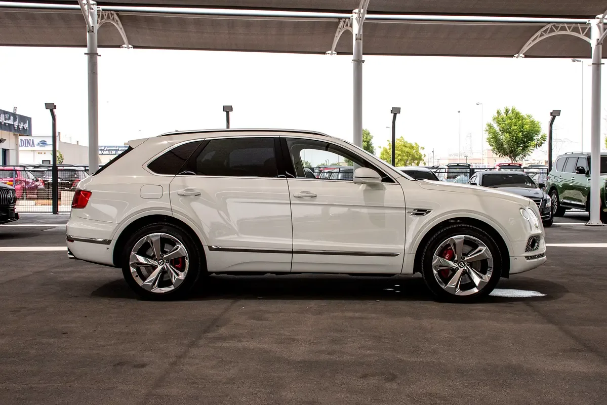 Bentley Bentayga 6.0 AT AWD (635 حصان) - 4