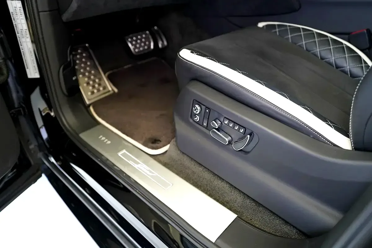 Bentley Bentayga 6.0 AT AWD (635 حصان) - 9