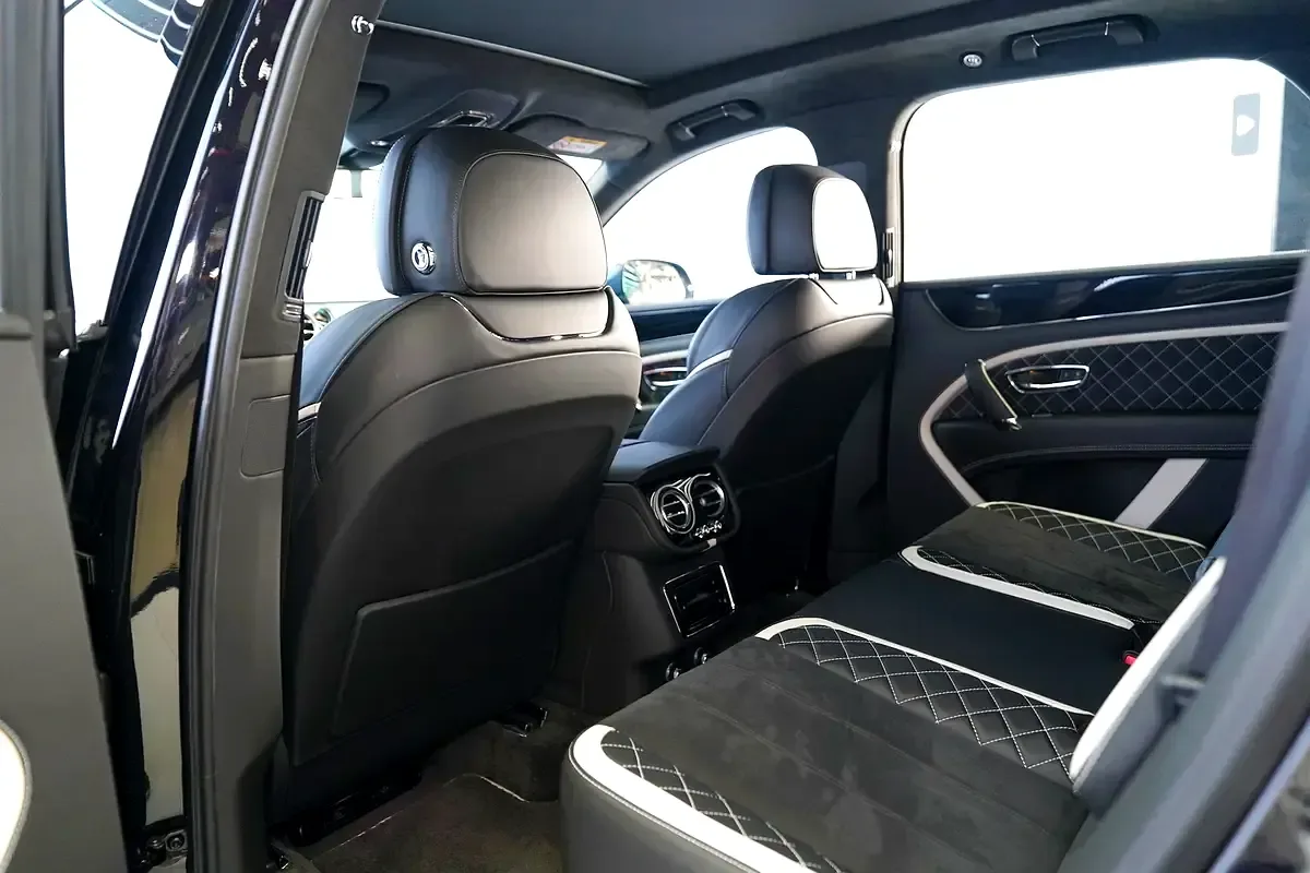 Bentley Bentayga 6.0 AT AWD (635 حصان) - 10