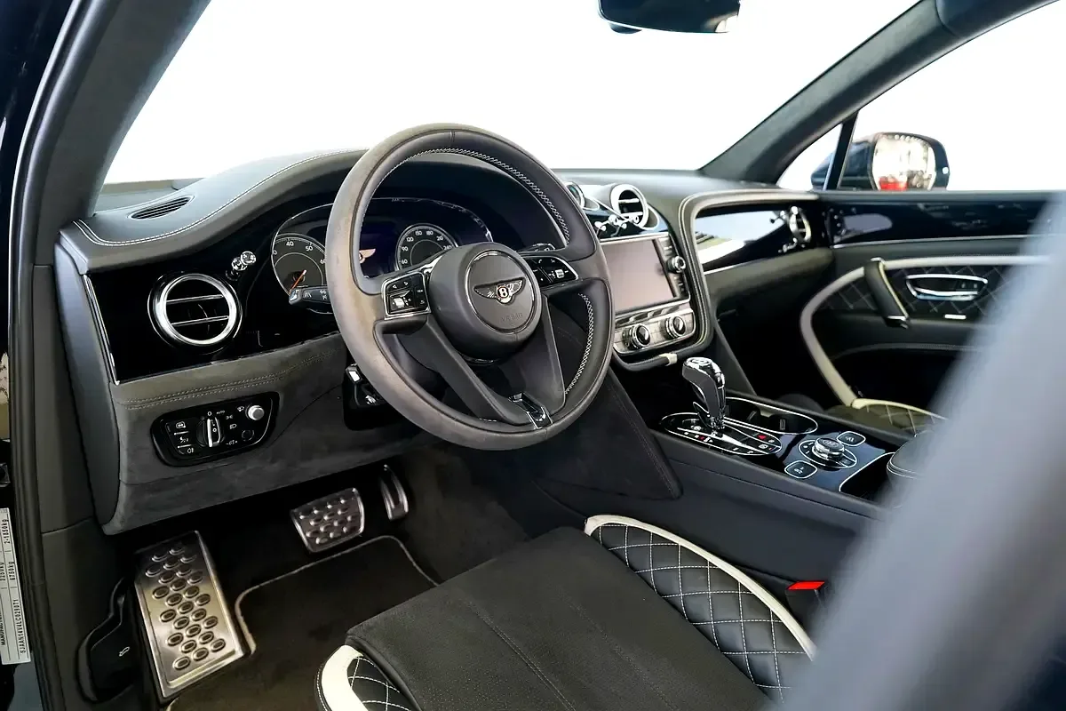 Bentley Bentayga 6.0 AT AWD (635 حصان) - 7