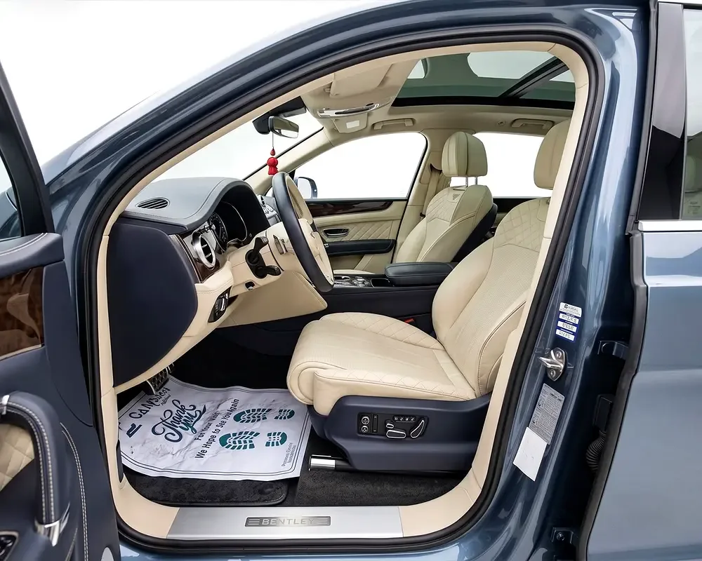 Bentley Bentayga 6.0 AT AWD (635 حصان) - 7