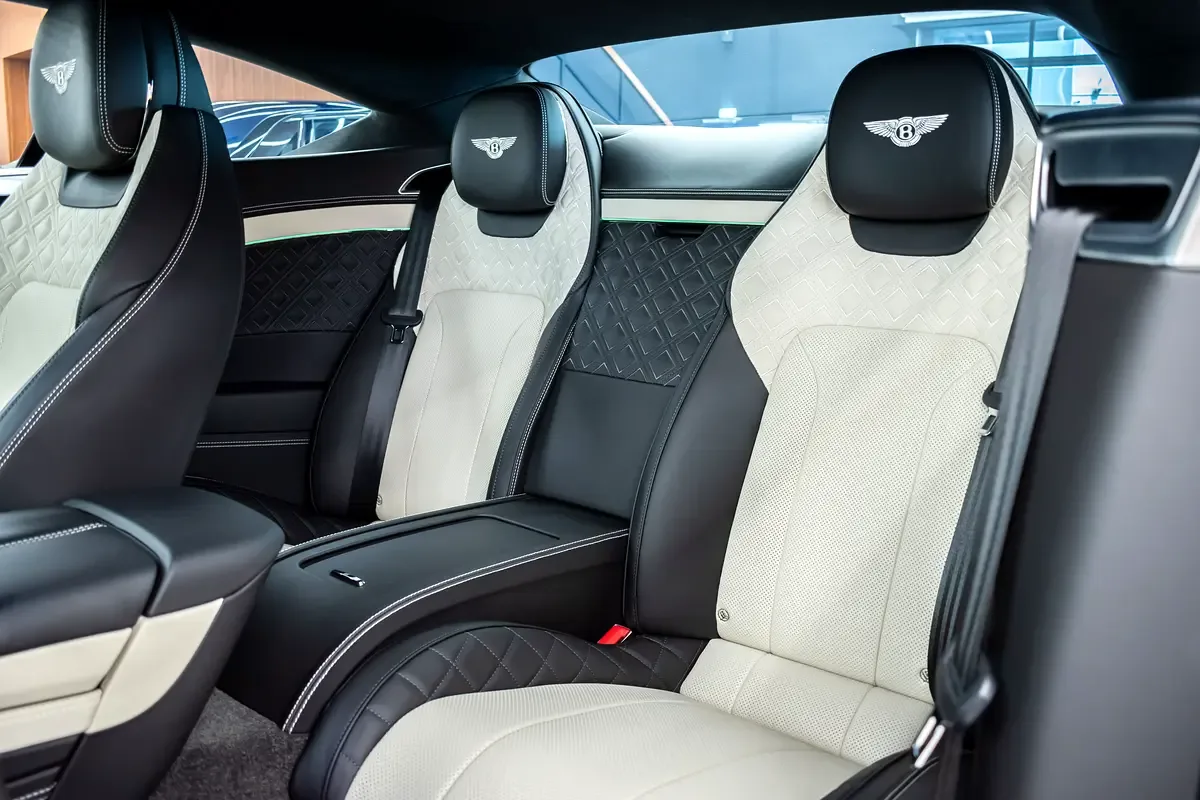 Bentley Continental GT 4.0 AMT AWD (550 حصان) - 17