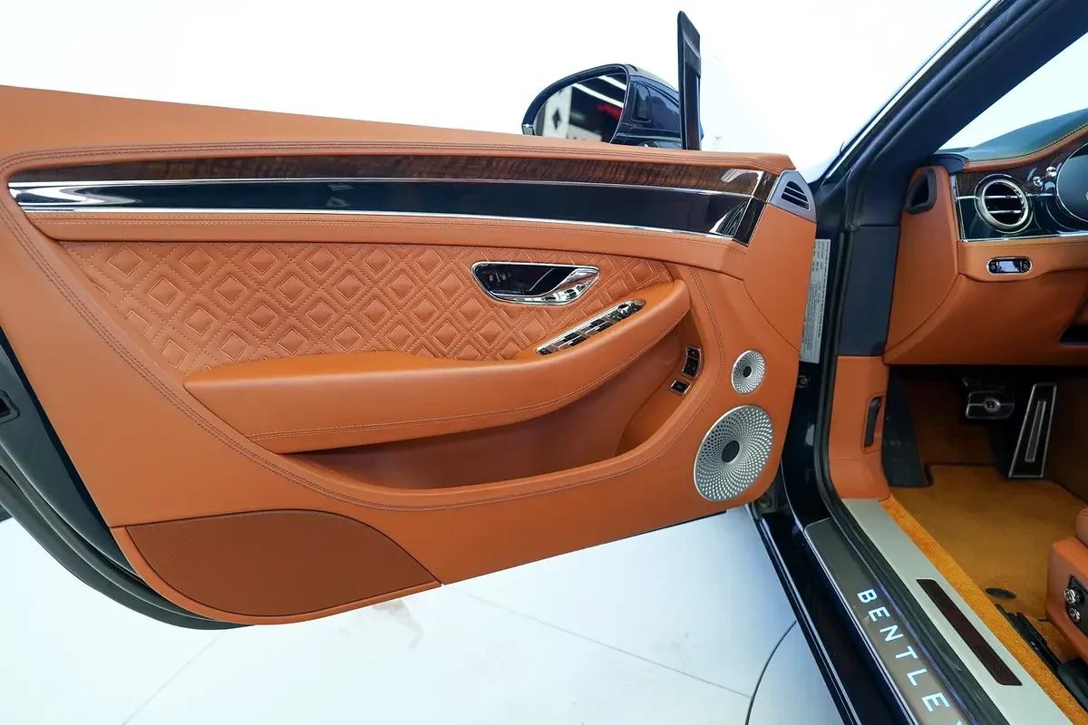 Bentley Continental GT 4.0 AMT AWD (550 حصان) - 6