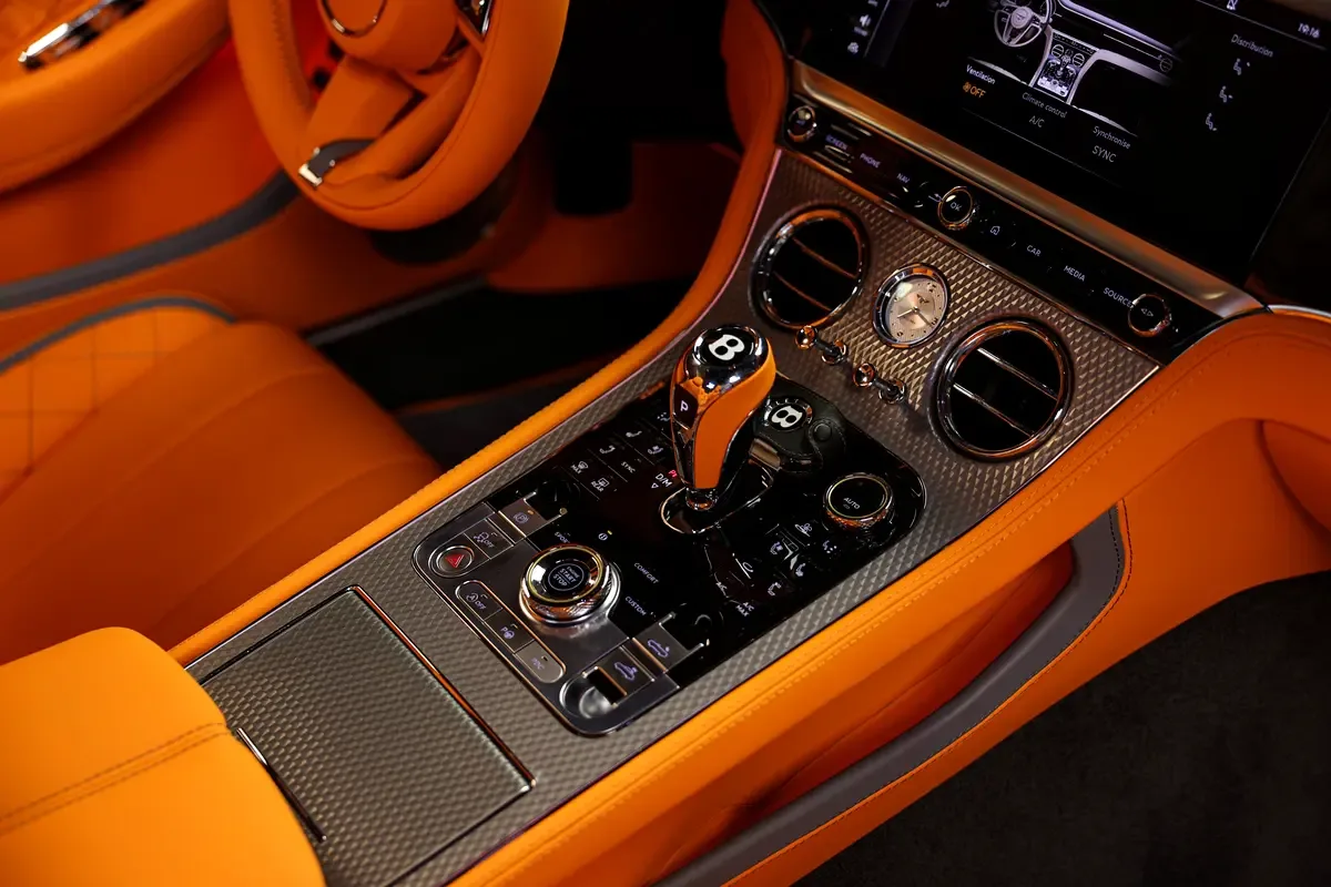 Bentley Continental GT 4.0 AMT AWD (550 حصان) - 9