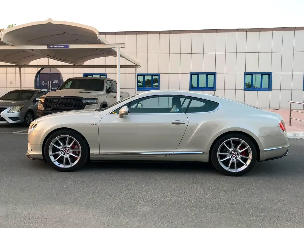 Bentley Continental GT 4.0 AT AWD (528 حصان) - 6