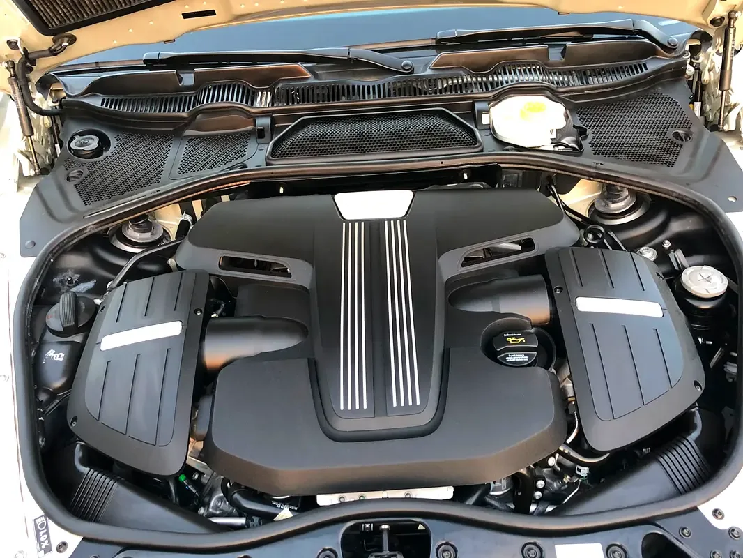 Bentley Continental GT 4.0 AT AWD (528 حصان) - 11