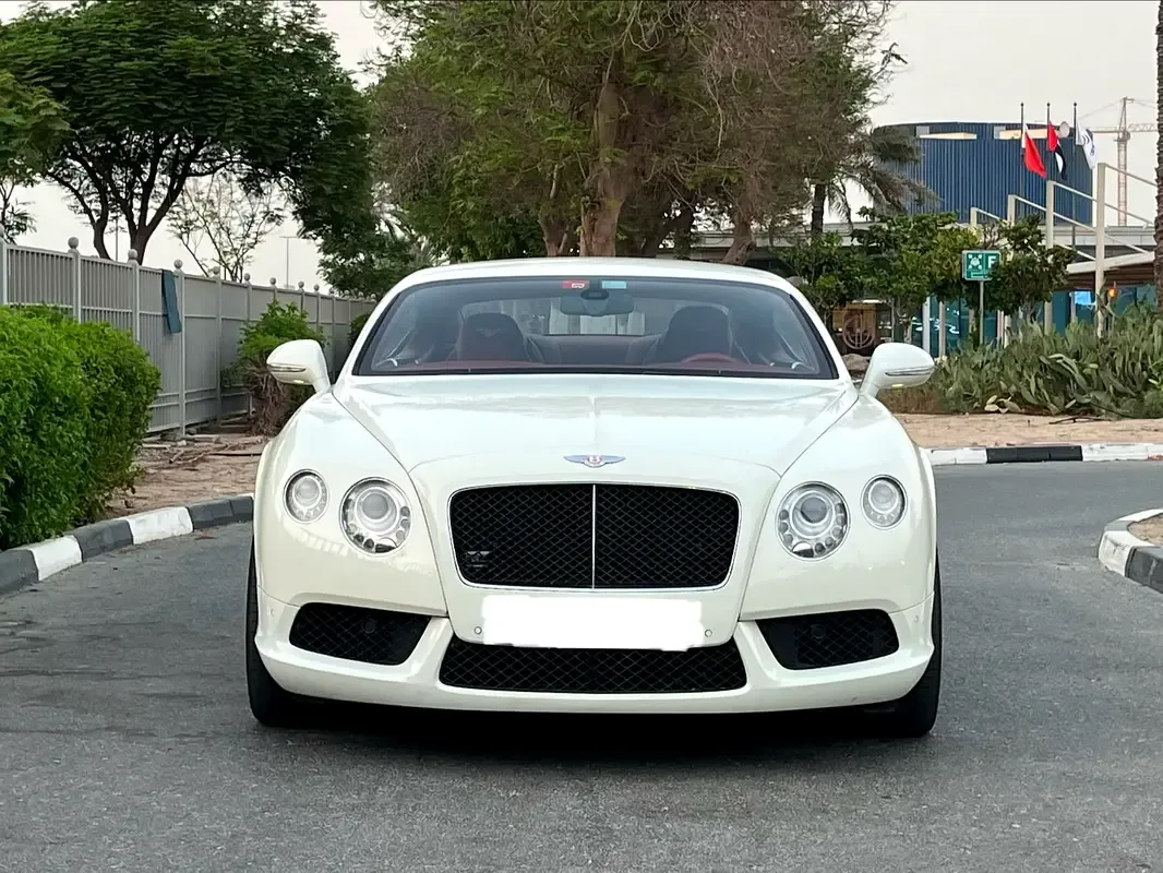 Bentley Continental GT 4.0 AT AWD (528 حصان) - 2
