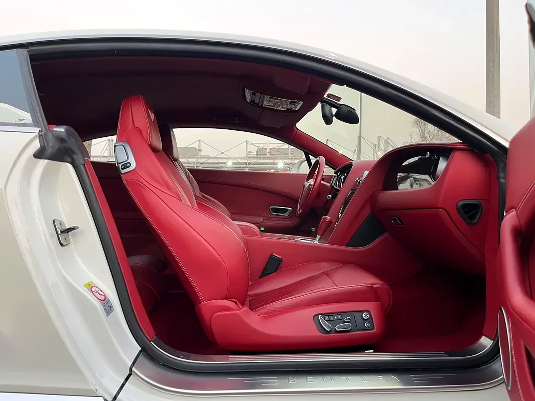 Bentley Continental GT 4.0 AT AWD (528 حصان) - 10
