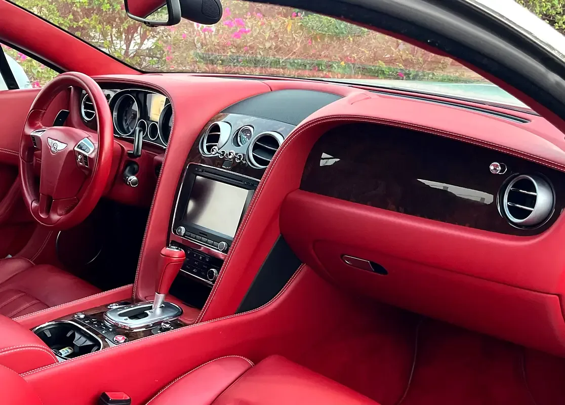 Bentley Continental GT 4.0 AT AWD (528 حصان) - 12