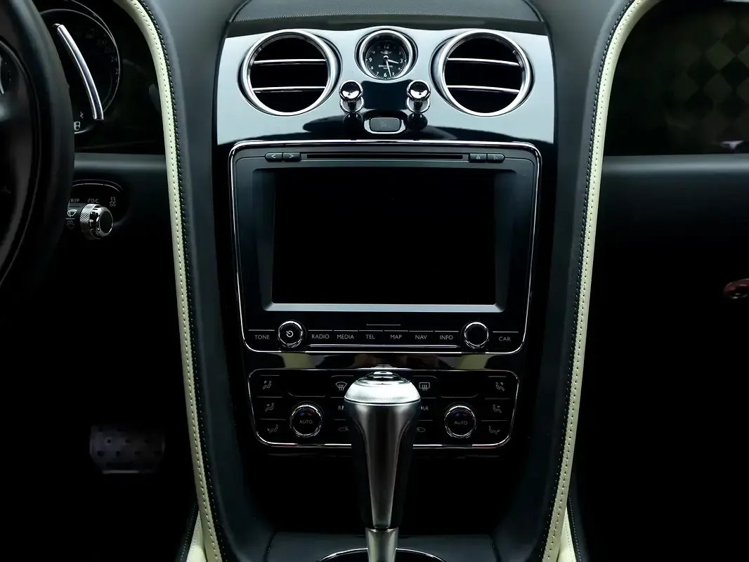 Bentley Continental GT 6.0 AMT AWD (659 حصان) - 16