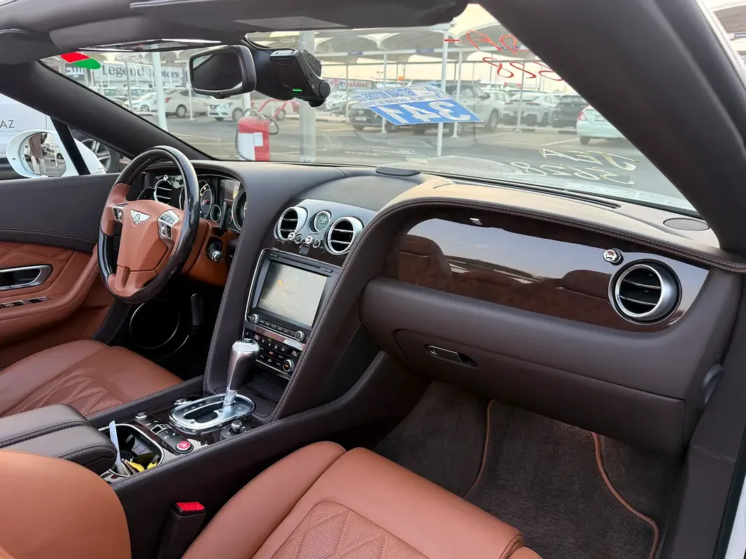 Bentley Continental GT 6.0 AWD AT (625 حصان) - 9