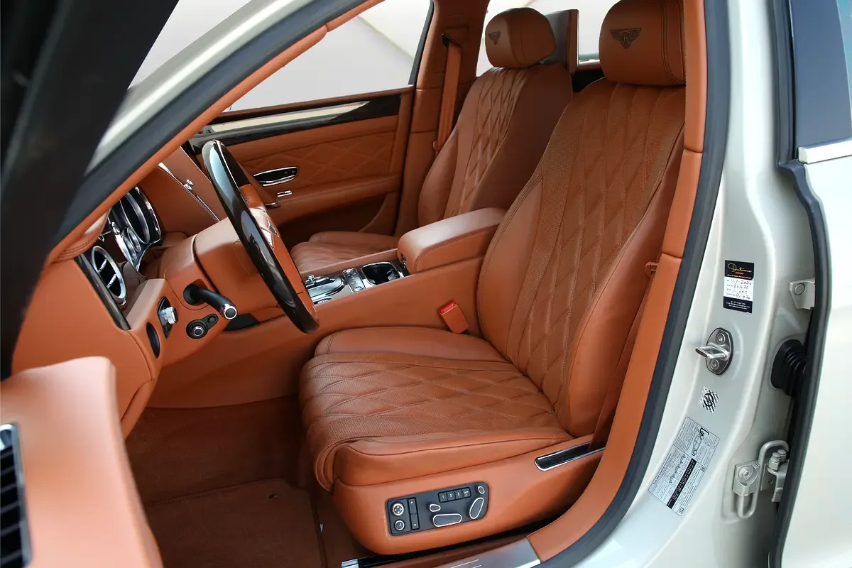 Bentley Flying Spur 4.0 V8 AWD AT (507 حصان) - 9