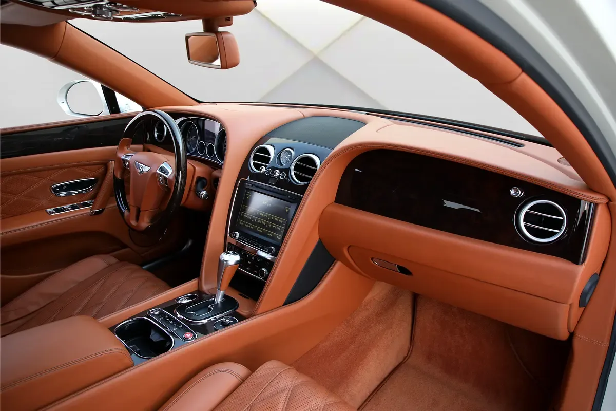 Bentley Flying Spur 4.0 V8 AWD AT (507 حصان) - 12