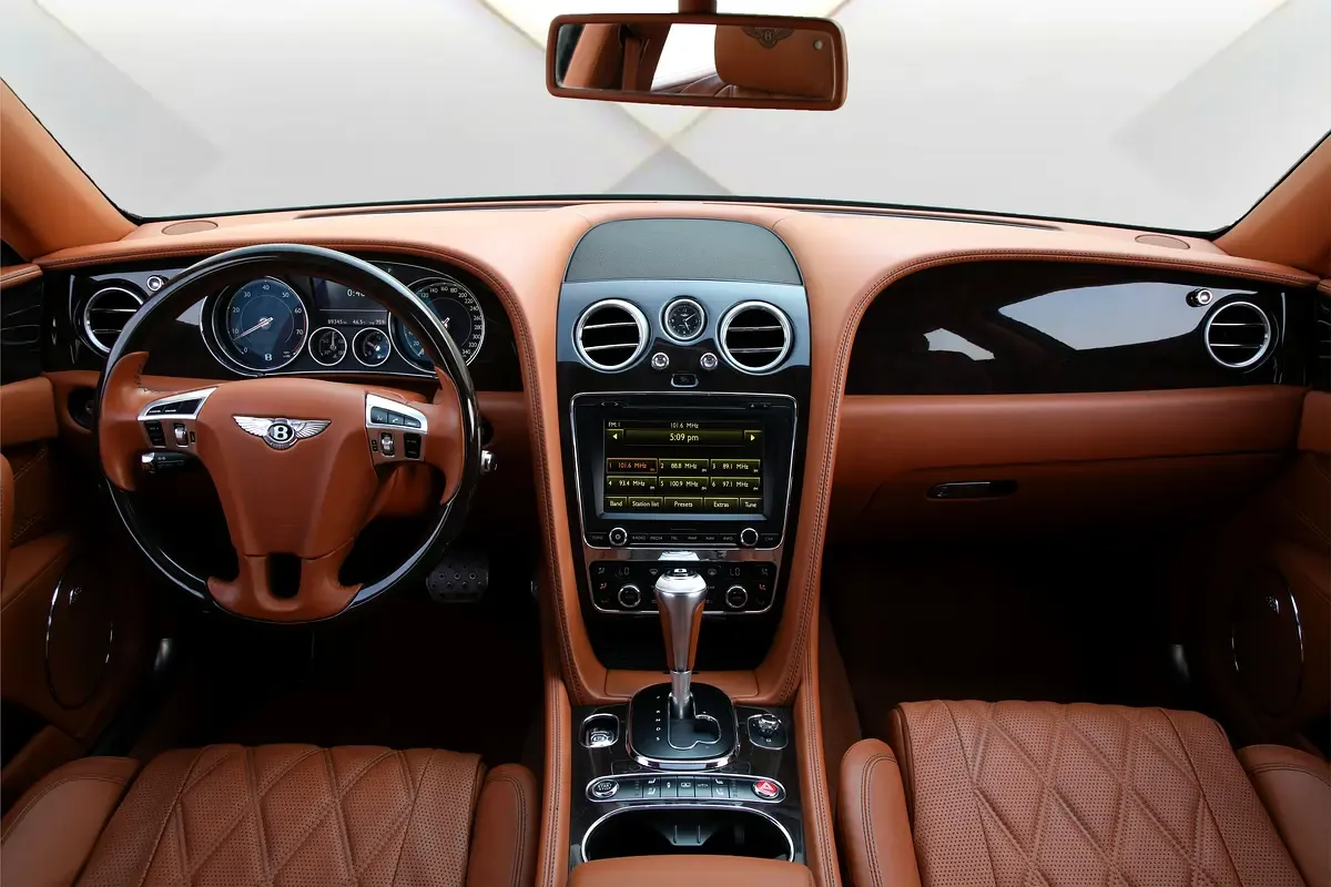 Bentley Flying Spur 4.0 V8 AWD AT (507 حصان) - 13