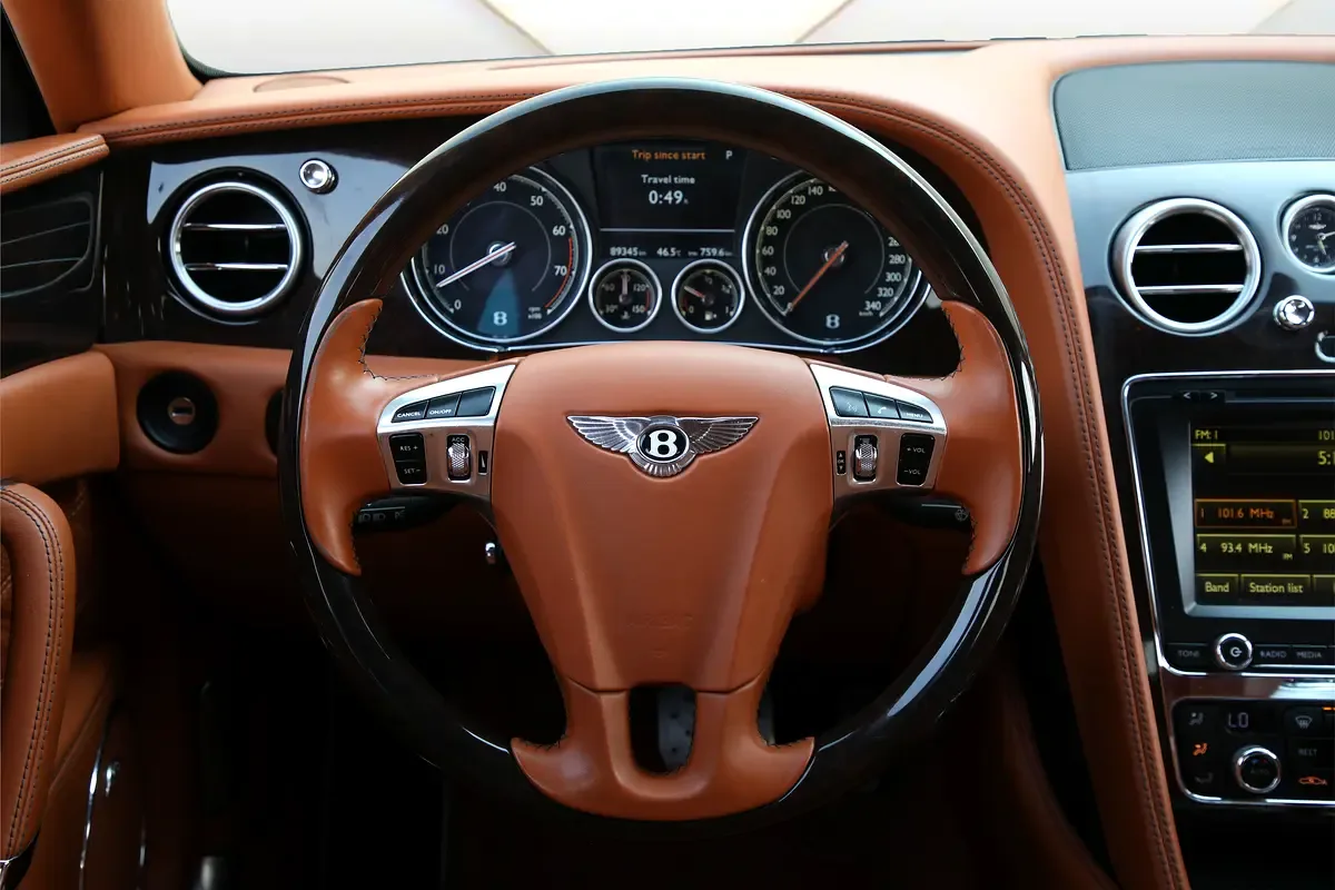 Bentley Flying Spur 4.0 V8 AWD AT (507 حصان) - 14