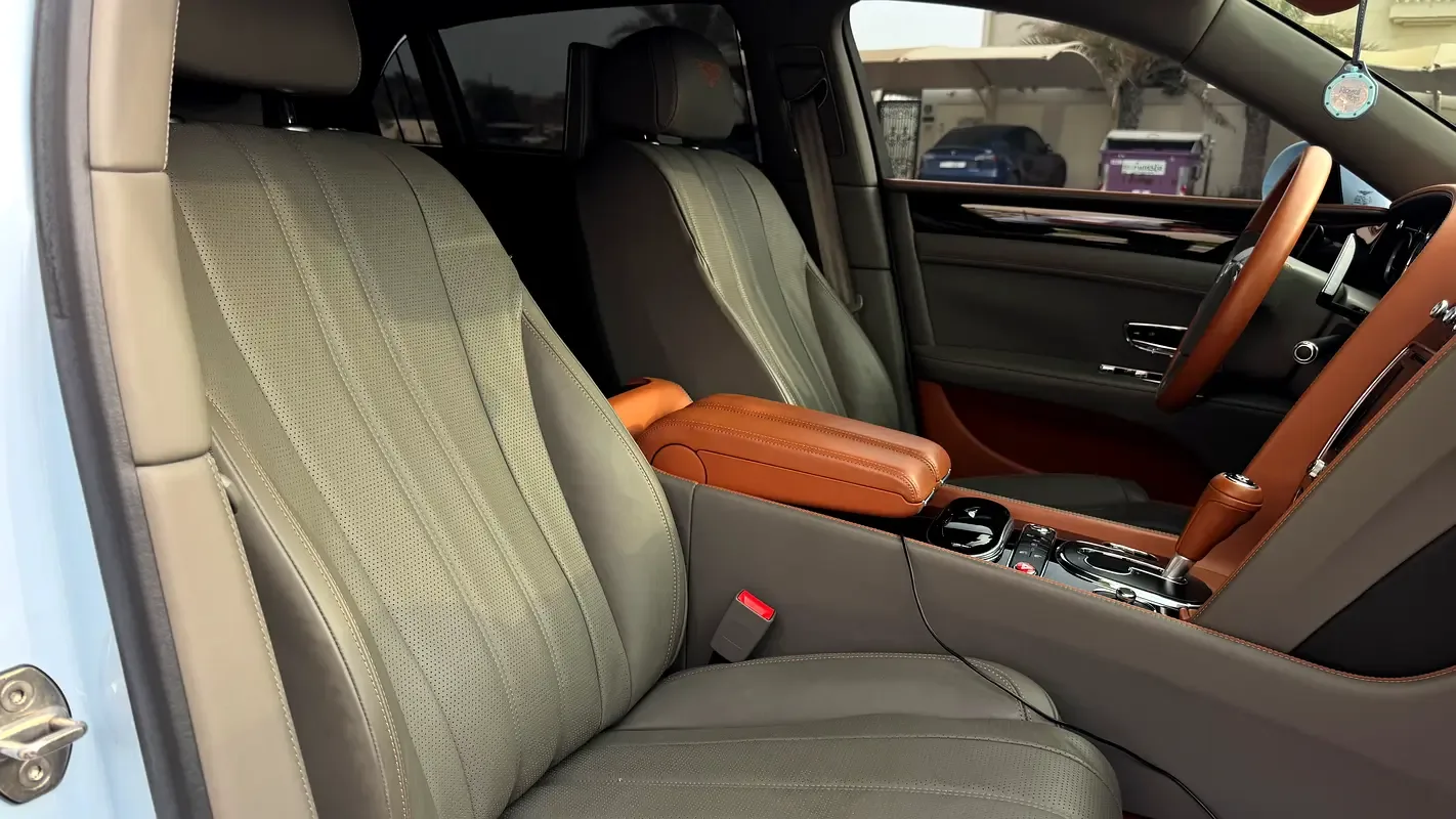 Bentley Flying Spur 4.0 V8 AWD AT (507 حصان) - 11
