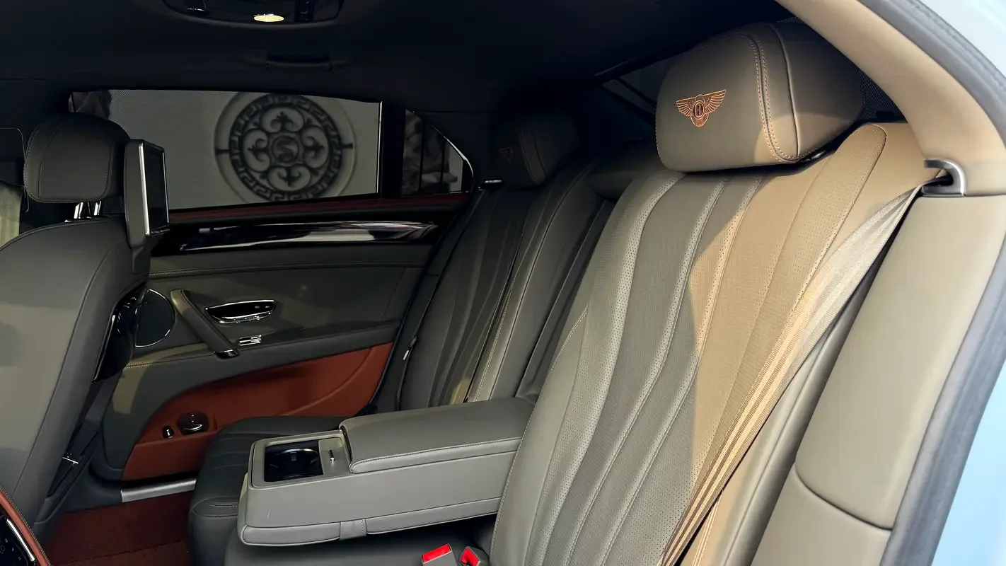 Bentley Flying Spur 4.0 V8 AWD AT (507 حصان) - 14