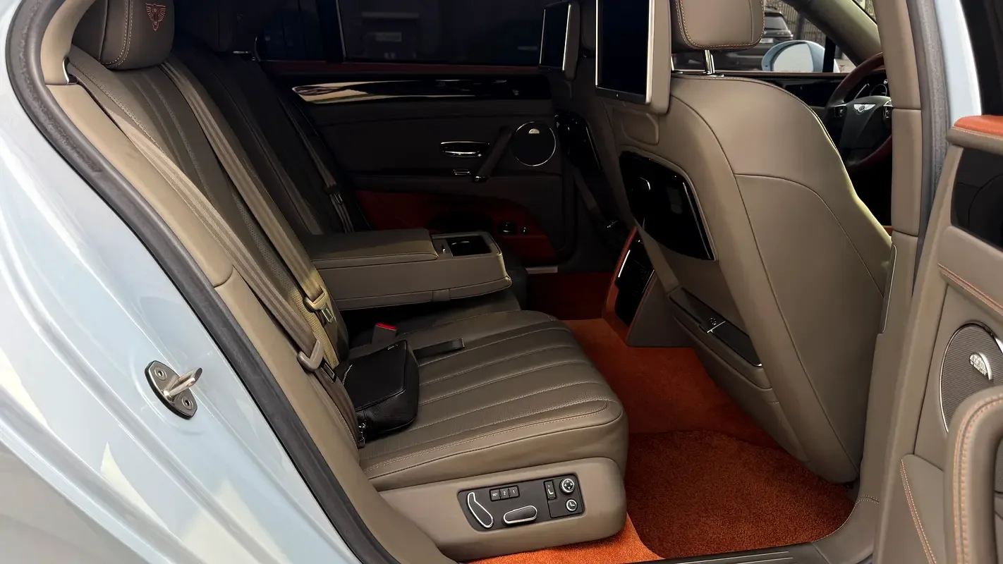 Bentley Flying Spur 4.0 V8 AWD AT (507 حصان) - 12