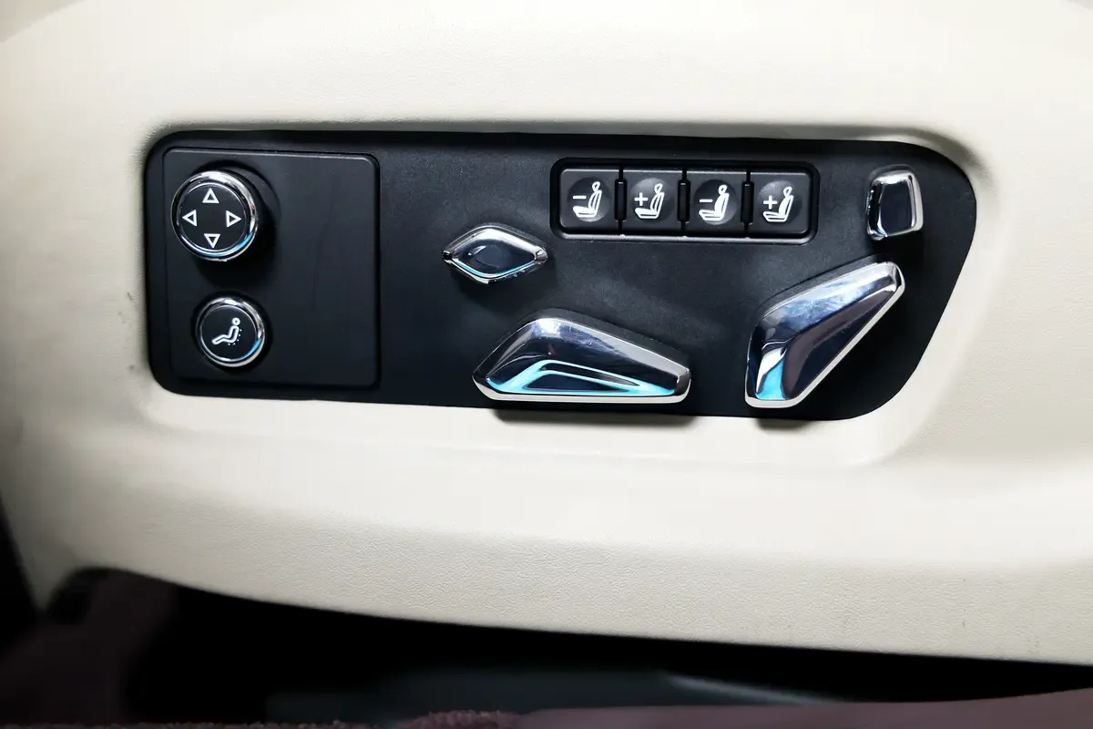 Bentley Flying Spur 6.0 AMT AWD (635 حصان) - 7