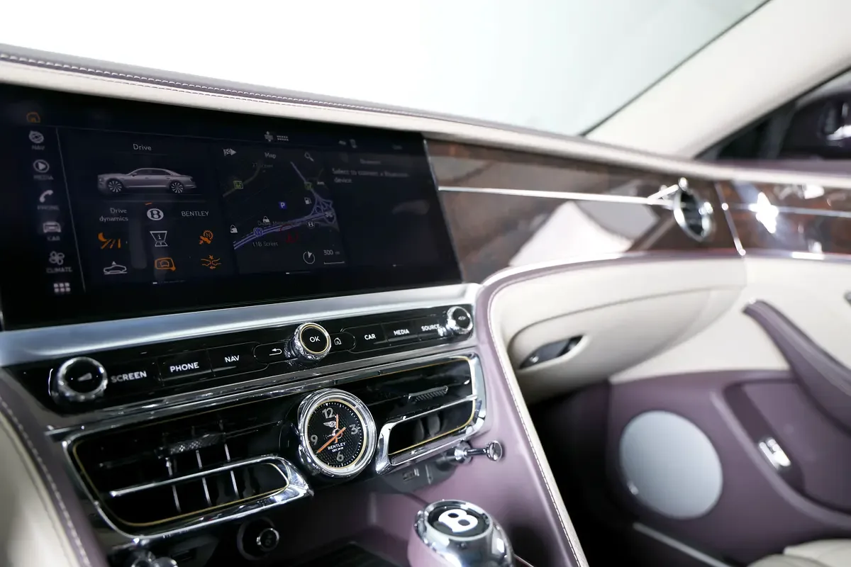 Bentley Flying Spur 6.0 AMT AWD (635 حصان) - 10