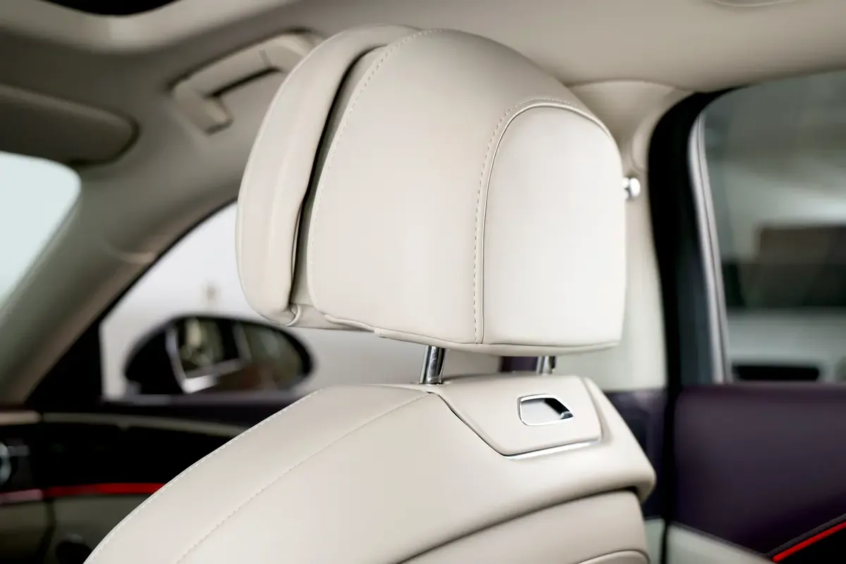Bentley Flying Spur 6.0 AMT AWD (635 حصان) - 17