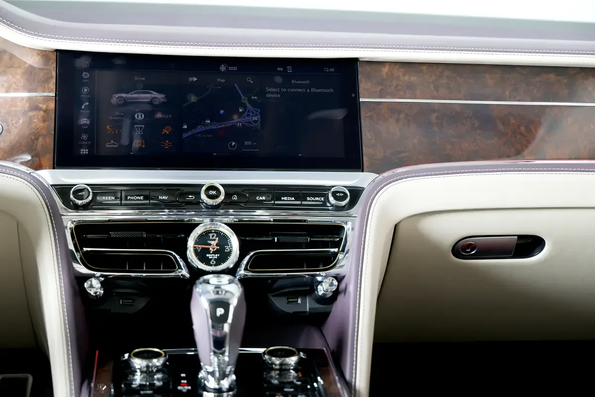 Bentley Flying Spur 6.0 AMT AWD (635 حصان) - 16