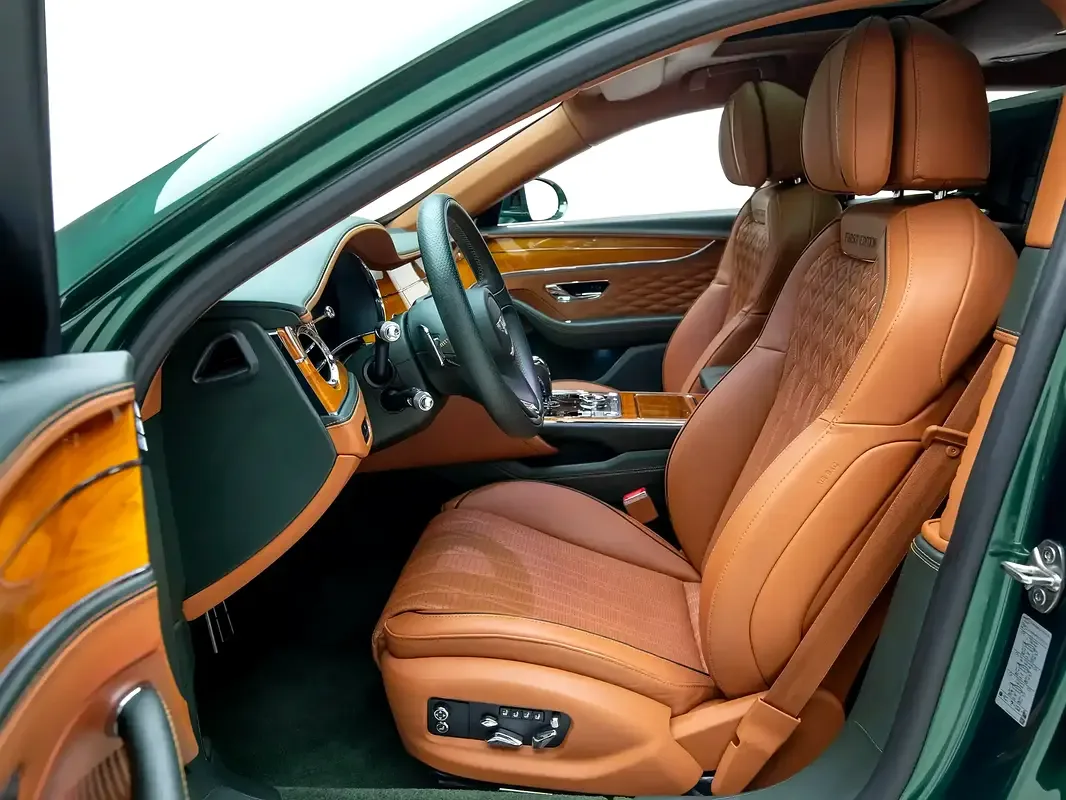 Bentley Flying Spur 6.0 AMT AWD (635 حصان) - 9