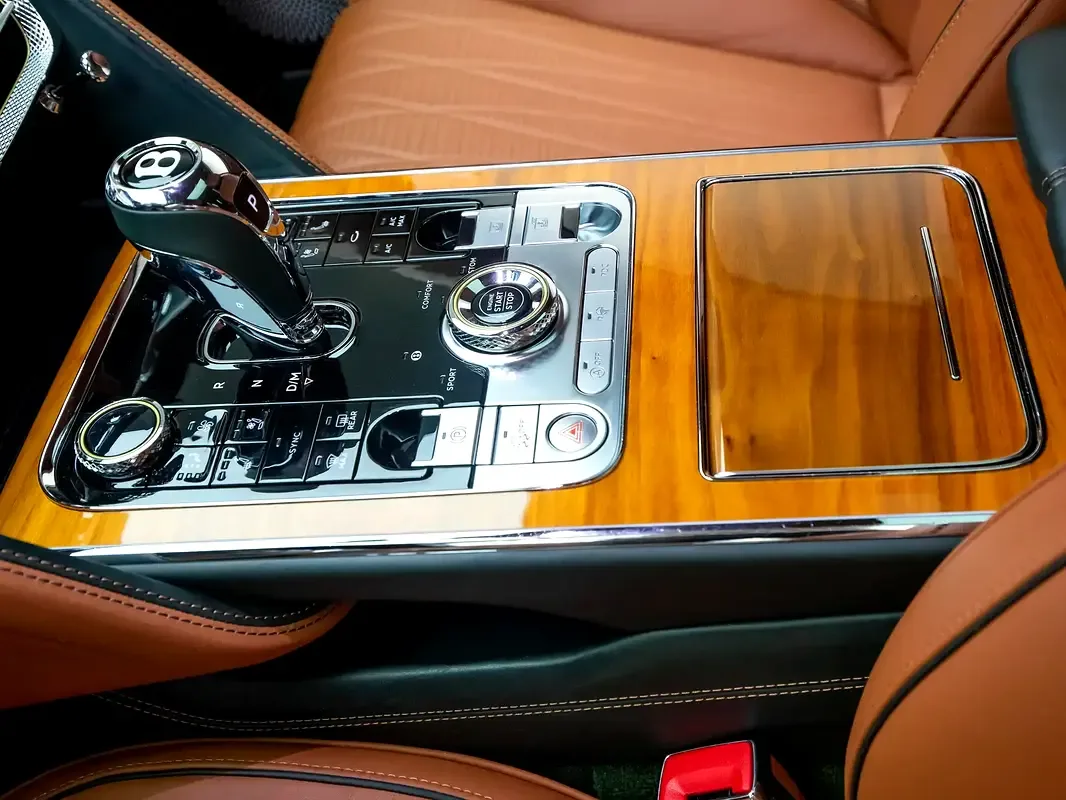 Bentley Flying Spur 6.0 AMT AWD (635 حصان) - 13