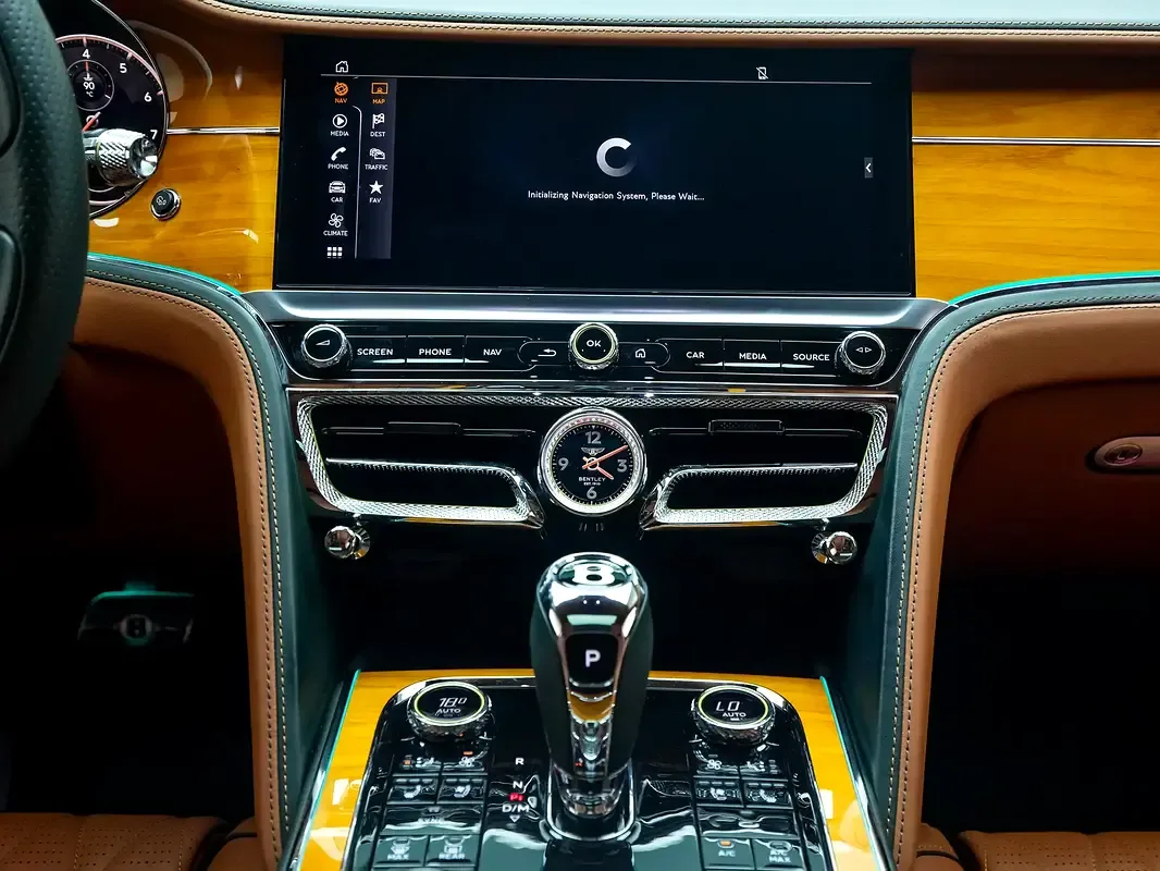 Bentley Flying Spur 6.0 AMT AWD (635 حصان) - 15