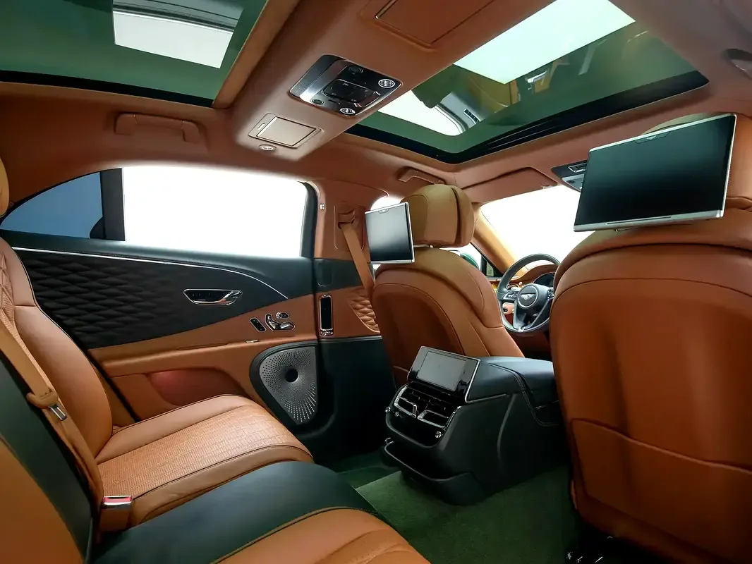 Bentley Flying Spur 6.0 AMT AWD (635 حصان) - 18