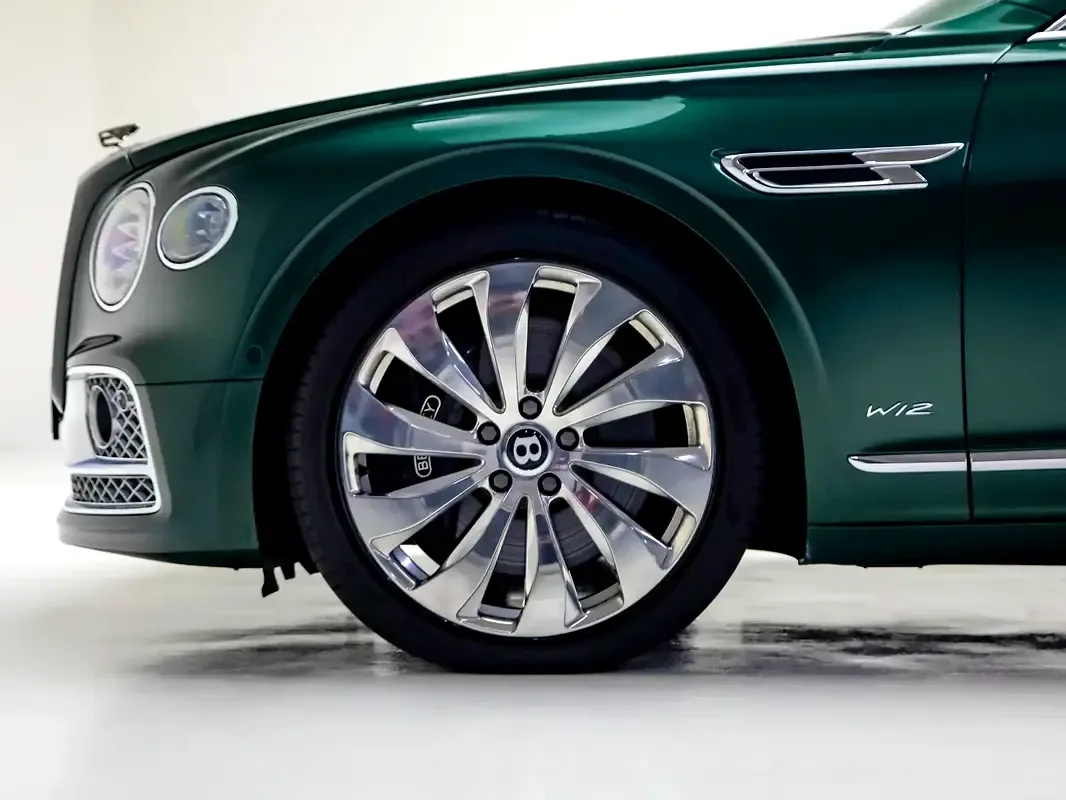 Bentley Flying Spur 6.0 AMT AWD (635 حصان) - 20