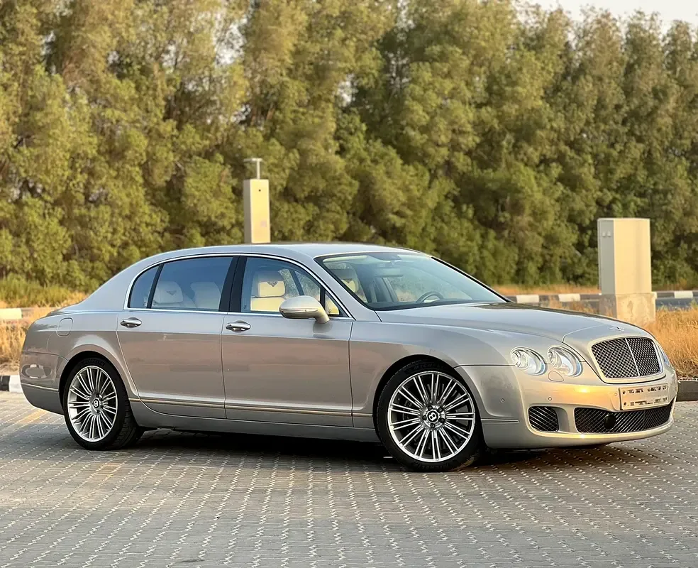 Bentley Flying Spur 6.0 AT AWD (635 hp)