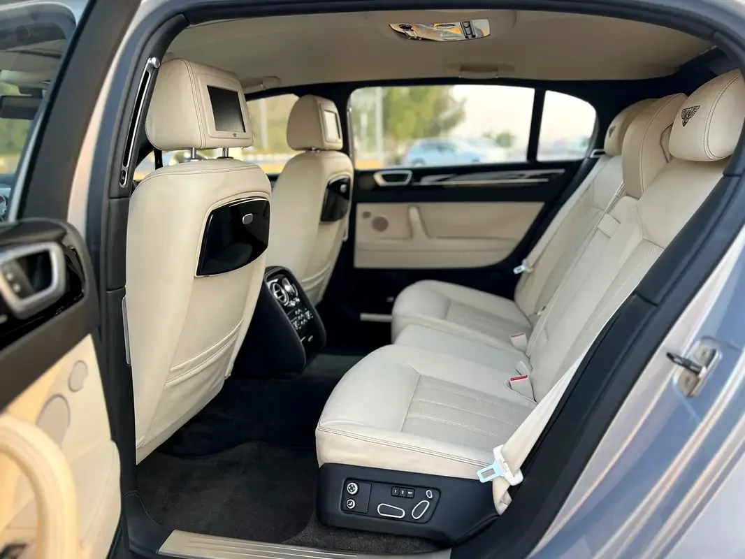 Bentley Flying Spur 6.0 AT AWD (635 hp) - 11