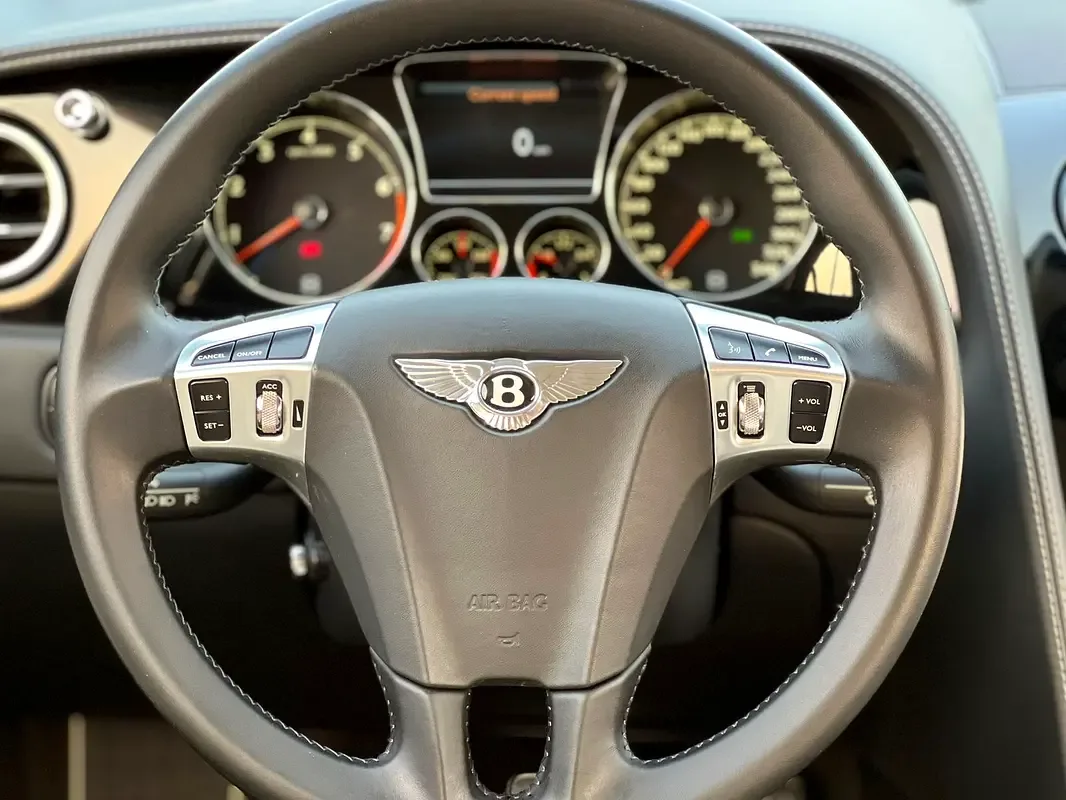Bentley Flying Spur 6.0 AT AWD (635 hp) - 12