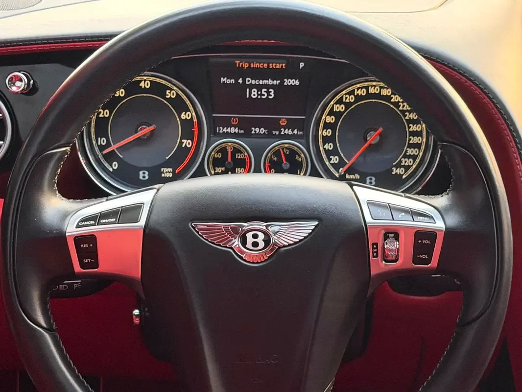 Bentley Flying Spur 6.0 W12 AWD AT (625 hp) - 9