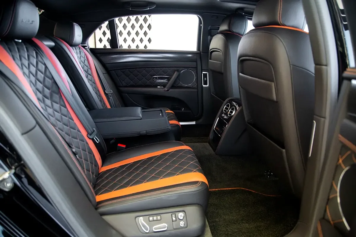 Bentley Flying Spur 6.0 W12 AWD AT (625 حصان) - 11
