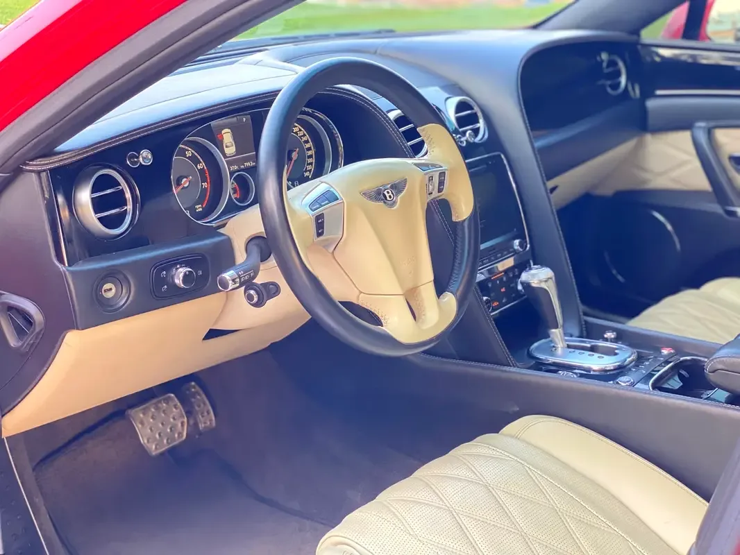 Bentley Flying Spur 6.0 W12 AWD AT (625 hp) - 11