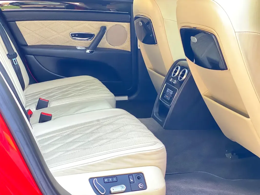 Bentley Flying Spur 6.0 W12 AWD AT (625 hp) - 12