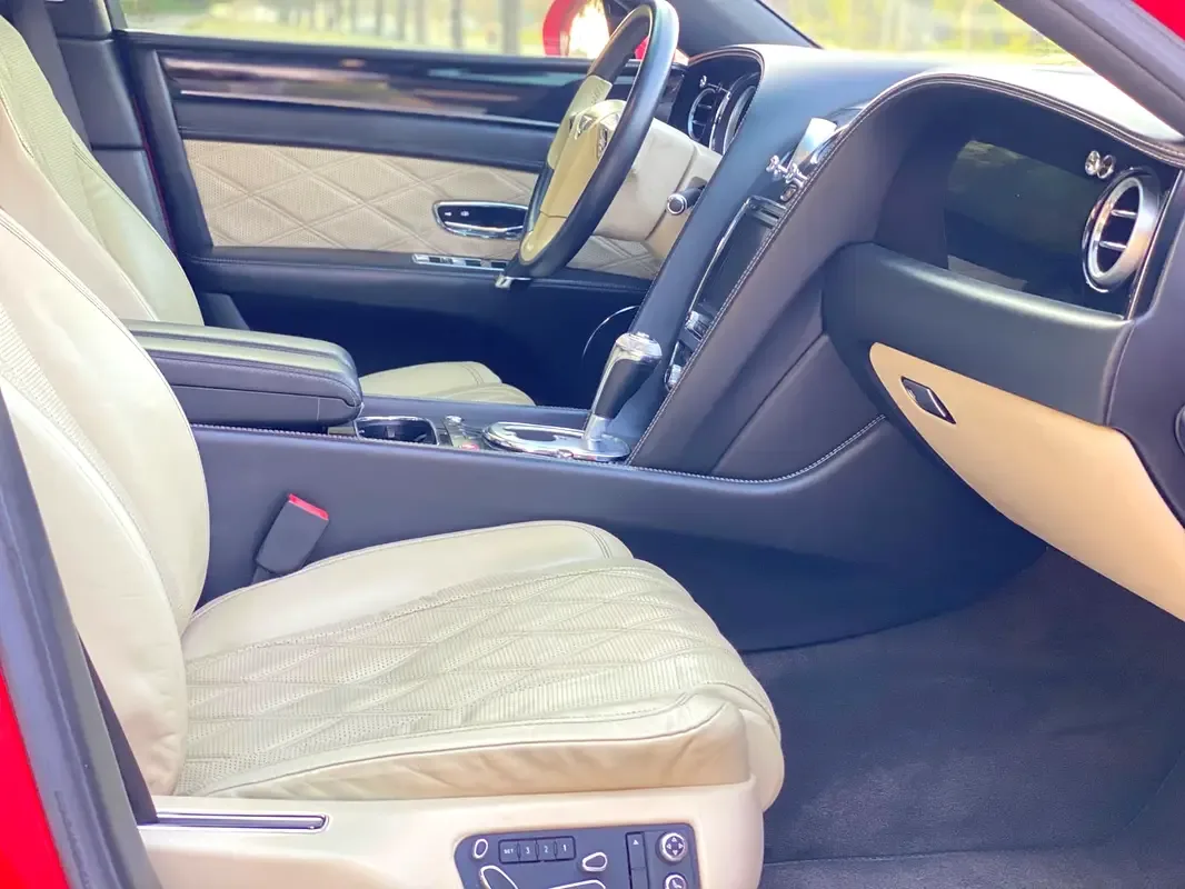 Bentley Flying Spur 6.0 W12 AWD AT (625 hp) - 15