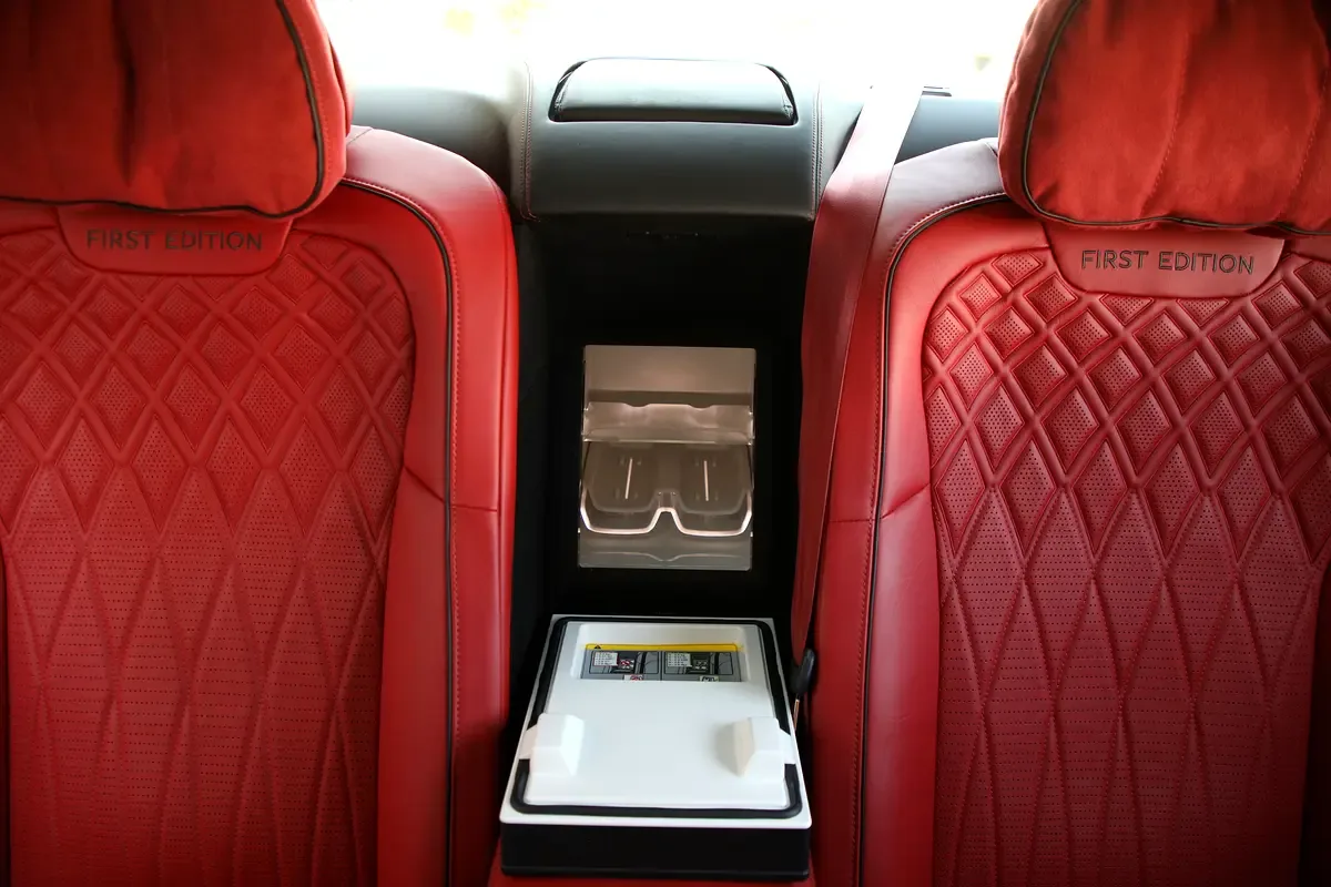 Bentley Flying Spur 6.0 W12 AWD AT (635 حصان) - 18