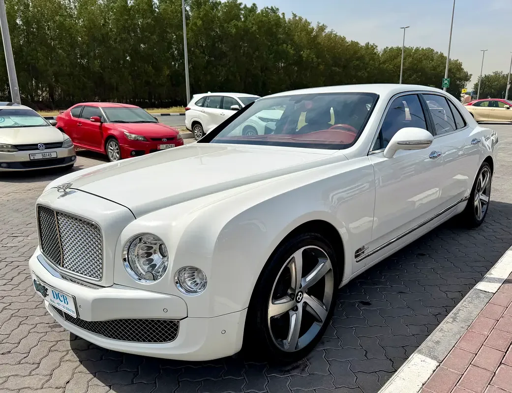 Bentley Mulsanne 6.8 AT RWD (537 hp)