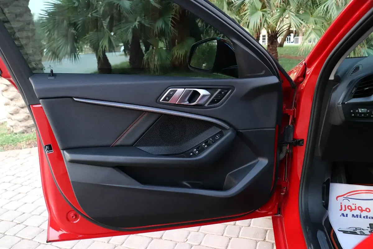 BMW 1 series 120d Steptronic xDrive (190 حصان) - 15