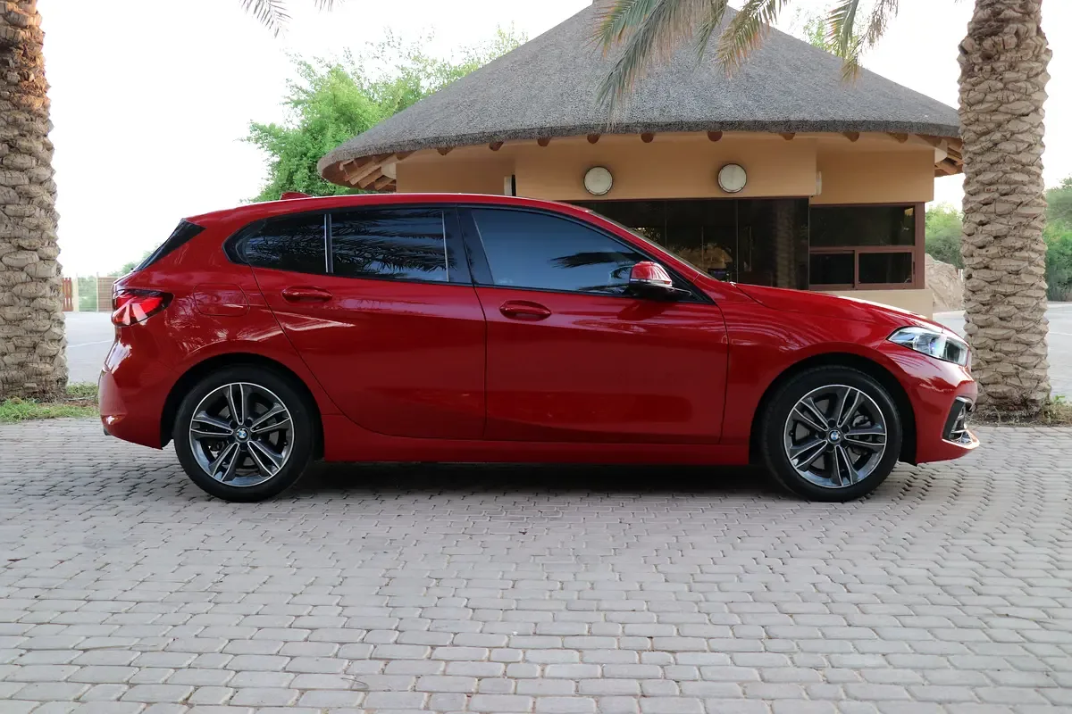 BMW 1 series 120d Steptronic xDrive (190 حصان) - 17