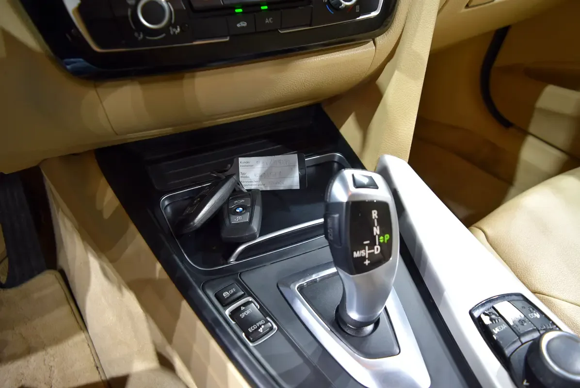 BMW 3 series 318i Steptronic (136 حصان) - 13