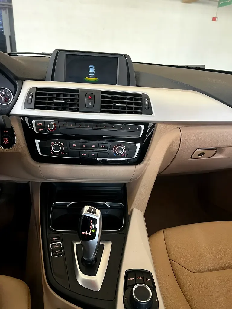 BMW 3 series 318i Steptronic (136 حصان) - 18
