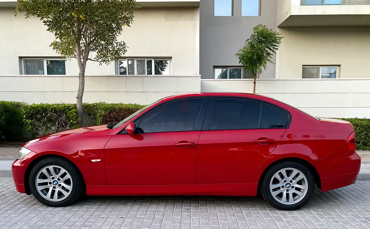 BMW 3 series 320i AT (156 حصان) - 2