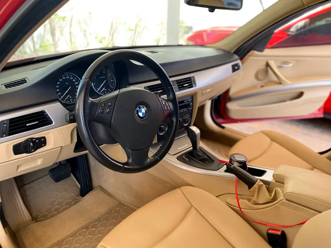 BMW 3 series 320i AT (156 حصان) - 9